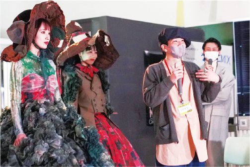 モデル仮縫い見学