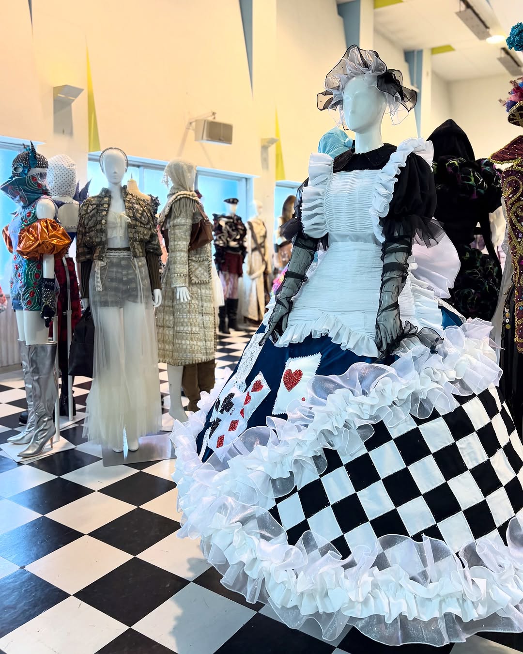 ファッションホールが展示会場へ!