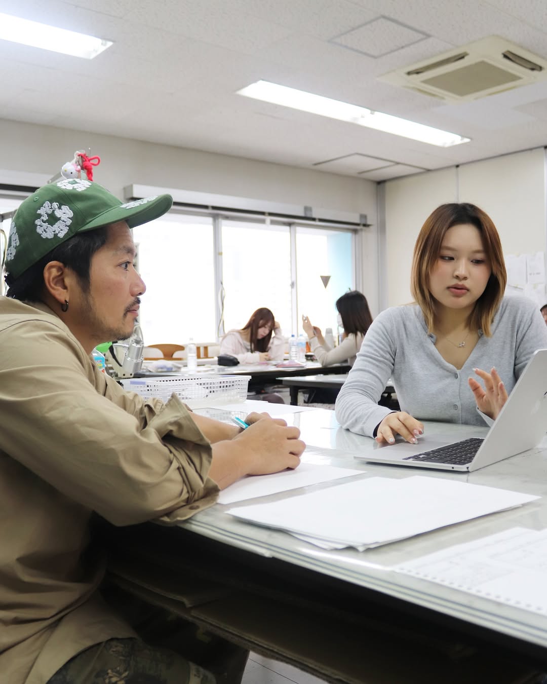 コスチュームデザイナー 齋藤 ヒロスミさんの特別授業が開催!