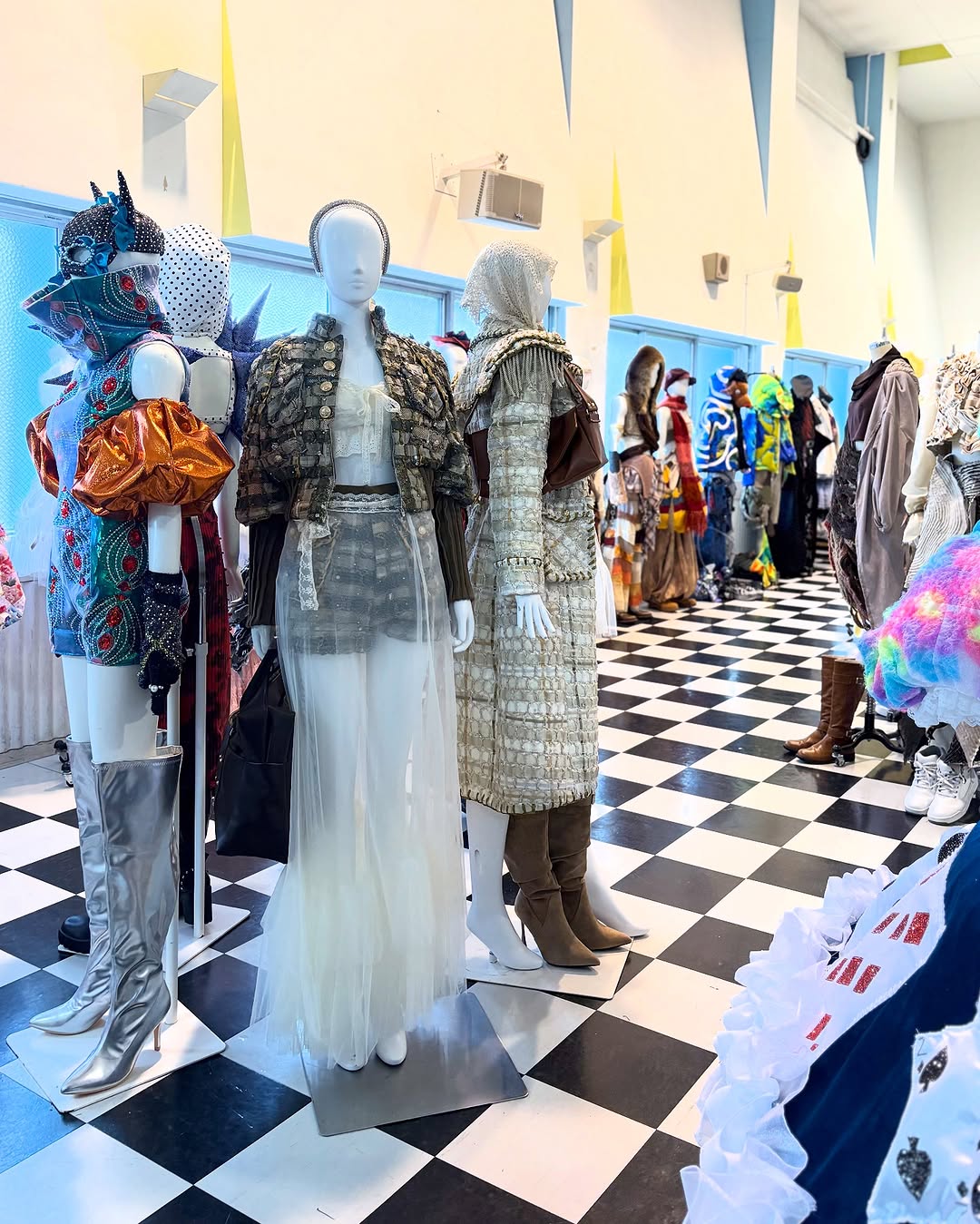 ファッションホールが展示会場へ!