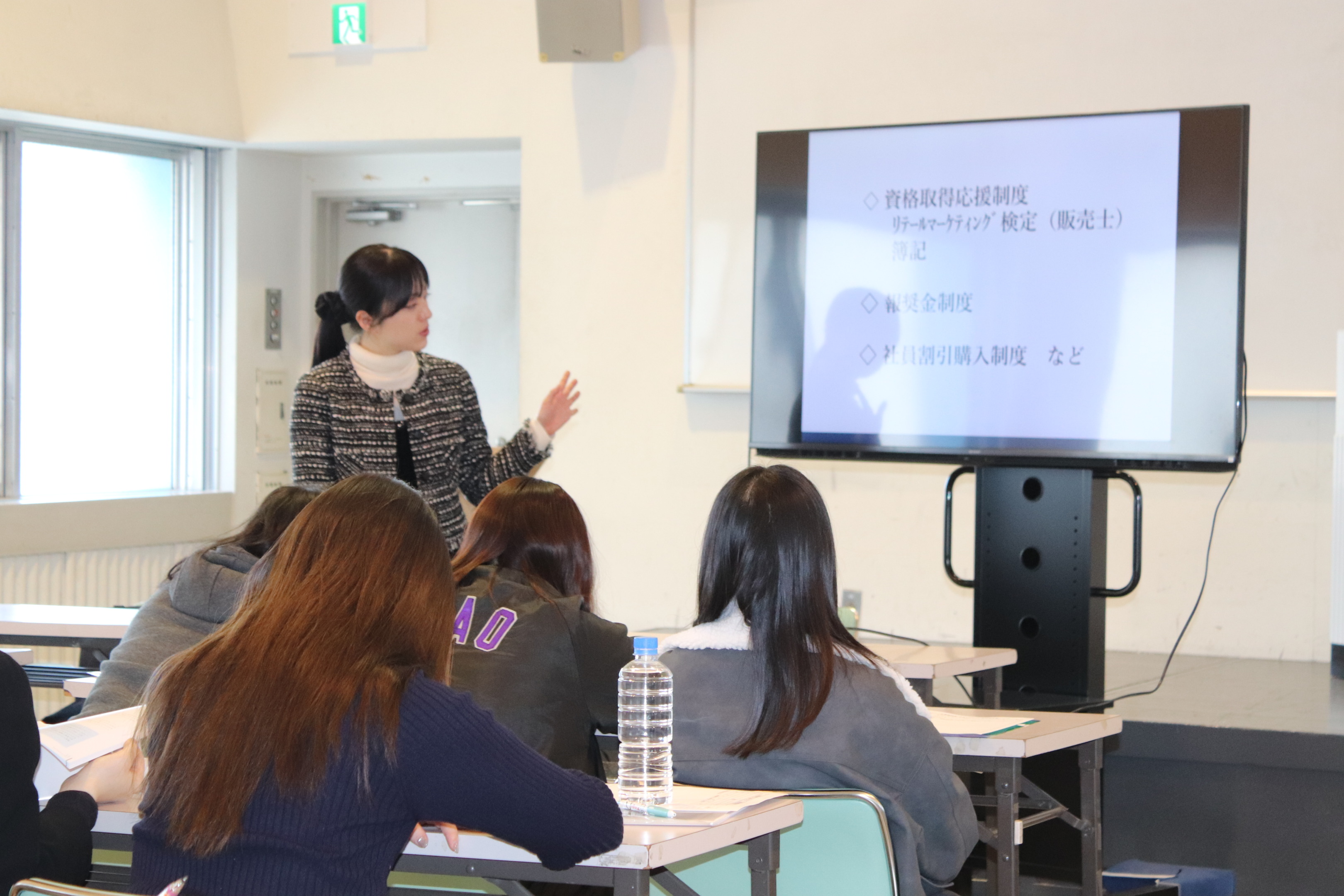 学内合同企業説明会を開催