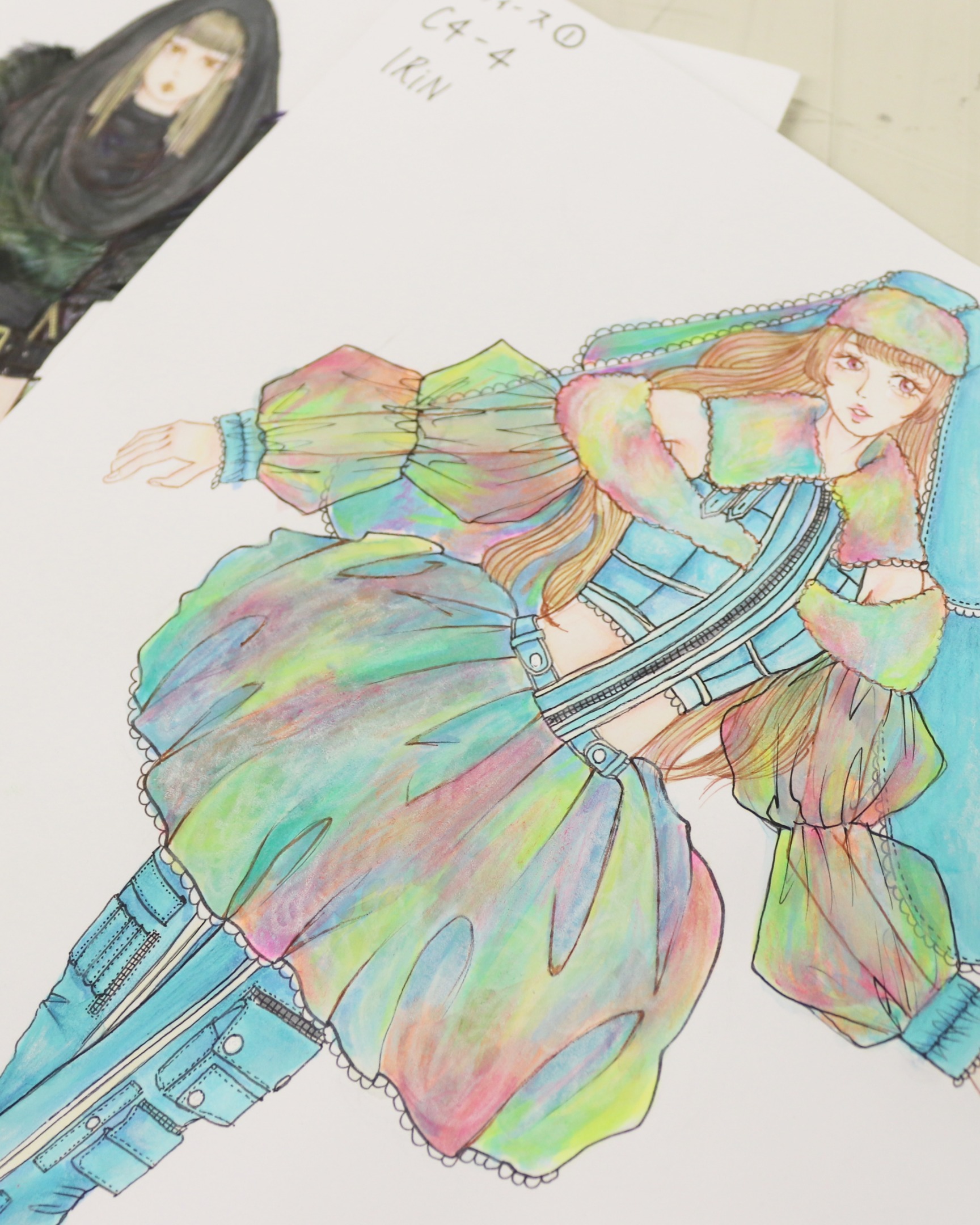 服飾学生のデザイン画 ファッションイラストを公開