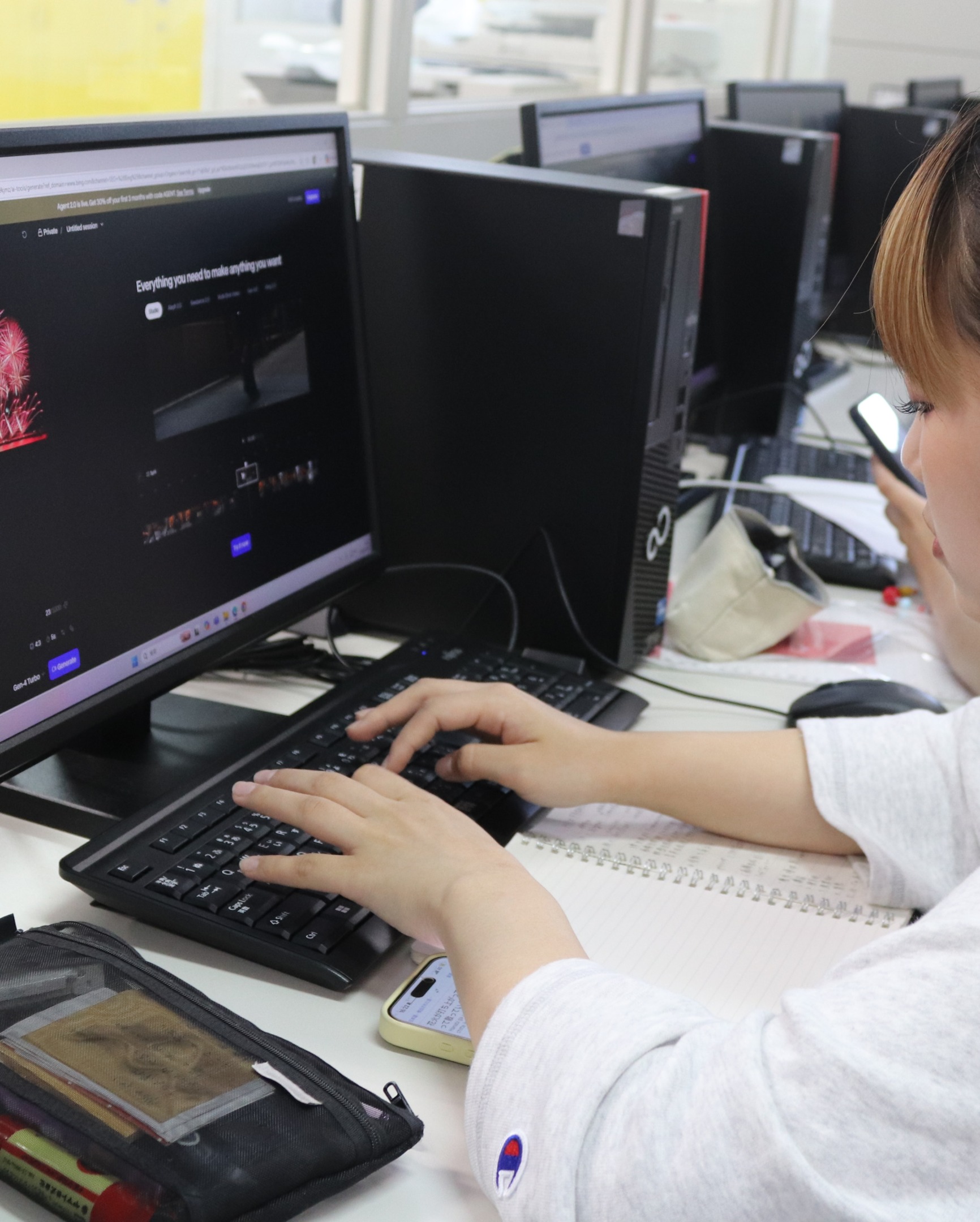 まるでブランド広告！AIを活用し在校生がファッションビジュアルを制作