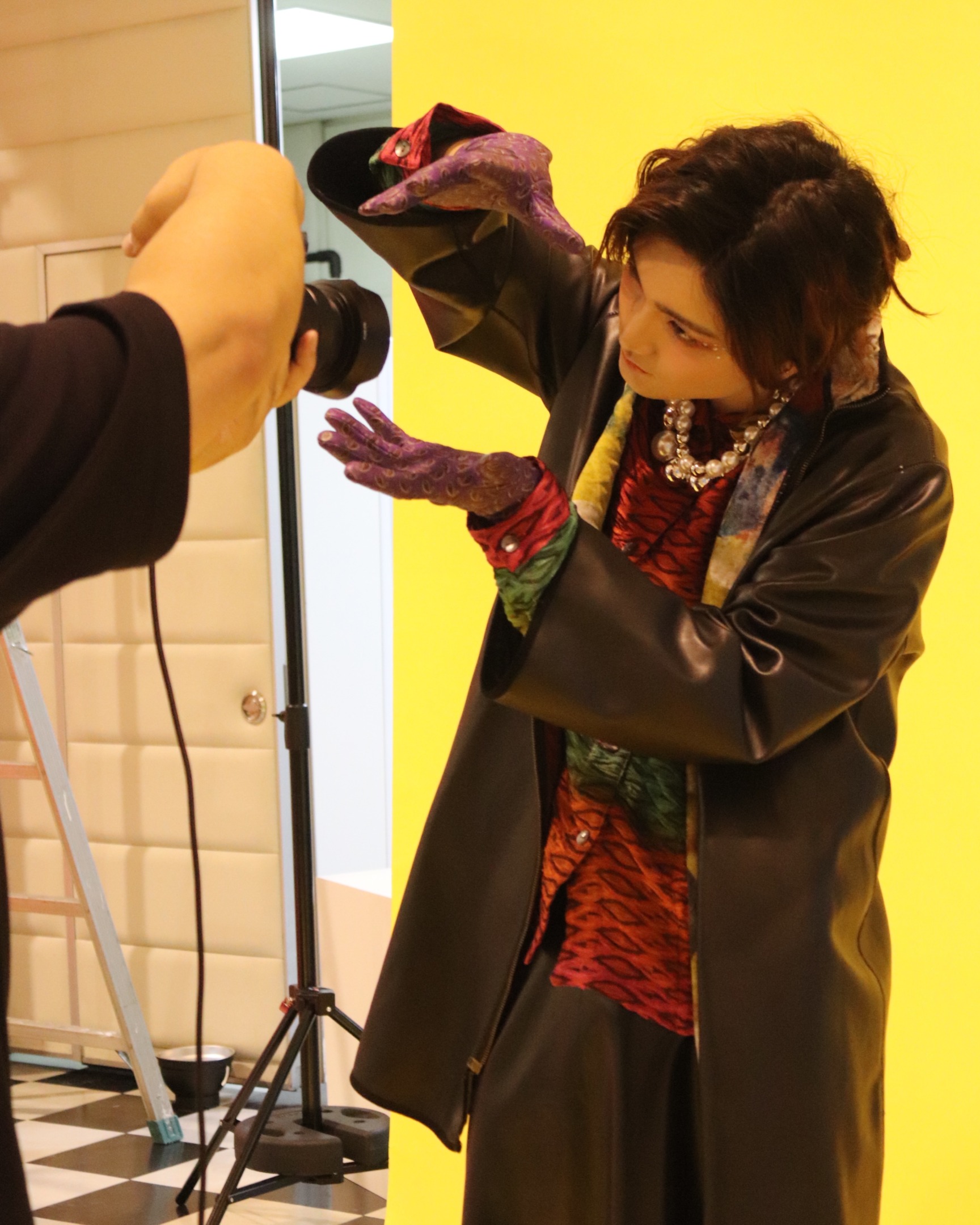 「作品撮り」の撮影現場に潜入!スタイリストコースによる、プロさながらの実践授業に密着!